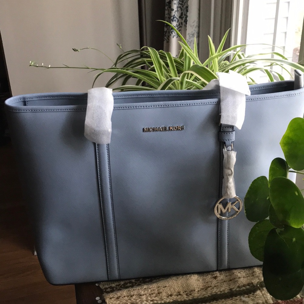 BNWT Michael Kors large Sady tote in pale blue 💙